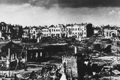 Находим фотографии Гомеля времен оккупации: тотальные разрушения и  нацистская символика на клумбах в парке | ВКонтакте