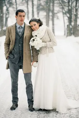 Свадьба зимой: фото лучших примеров и идей оформления зала, плюсы и минусы,  приметы и традиции, выбор нарядов невесты, гостей и жениха