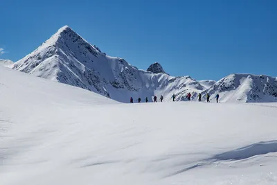 В Италии корсо пешеходная зона Ampezzo Италии Cortina D зимой снегом  Редакционное Изображение - изображение насчитывающей холодно, напольно:  174916125