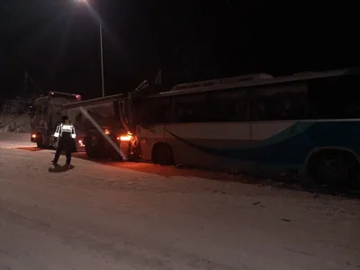 Автобус Межгород зимой» — создано в Шедевруме