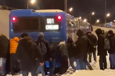 Покрытые снегом горы Catskill Нью-Йорк школьного автобуса Стоковое  Изображение - изображение насчитывающей зеленый, осени: 191458049