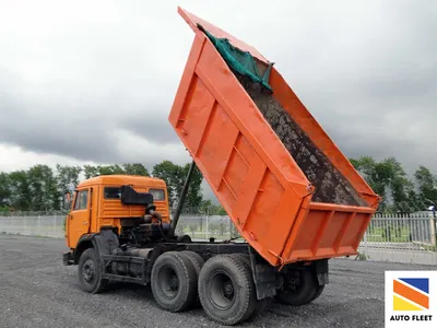 CHISINAU, MOLDOVA-AUGUST 30, 2019: 1976 Kamaz-55111 (first generation) dump  truck at a construction site Stock Photo - Alamy