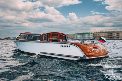 Аренда и заказ катера Белуга в Санкт-Петербурге (СПб)