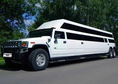 File:Hummer limousine 2017.jpg - Wikimedia Commons