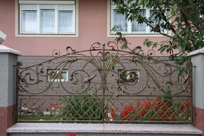 Забор из профнастила с элементами ковки в Москве под ключ с установкой -  Good Zabor