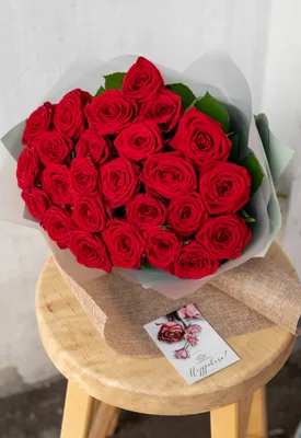 29 красных роз с зеленью, артикул F1104907 - 21966 рублей, доставка по  городу. Flawery - доставка цветов в