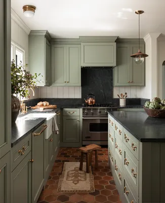 Стильная кухня оливкового цвета: фото. Студия кухонного интерьера \"Resolut\"  в Кременчуге | wowMEBLI