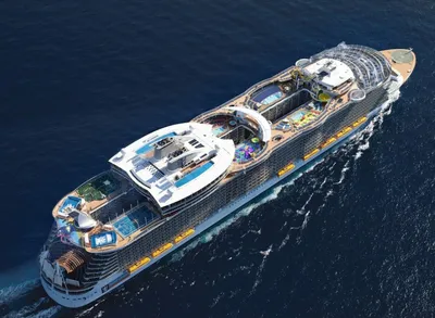 Икона Морей» — самый большой лайнер в мире: что есть на борту и сколько  стоит круиз | Ямал-Медиа