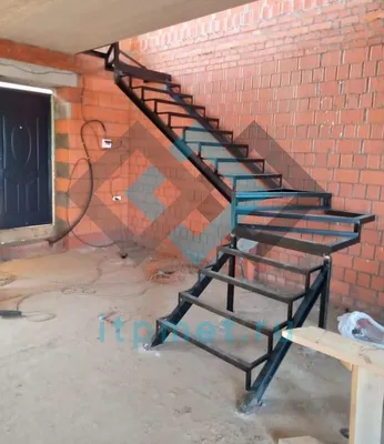 Угловая лестница на металлической тетиве ЛС-2156 - купить в Москве, цена от  515000 руб.