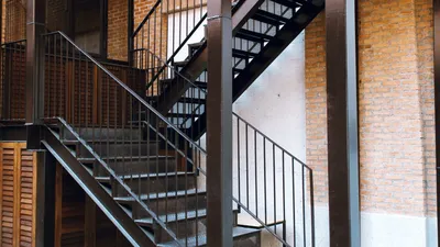 Стоимость лестниц из металла и сварку, прайс и цена за работу на  изготовление металлической лестницы, железной, сварной | «Девять Ступеней»