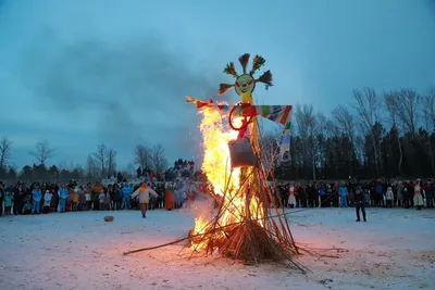 Пугало в коричневой юбке на Русскую Масленицу PNG , Русский мясной  фестиваль, радость, прекрасный PNG картинки и пнг PSD рисунок для  бесплатной загрузки