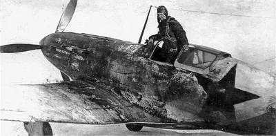 File:MiG-3 aircraft in winter distemper camouflage, World War II.jpg -  Wikipedia