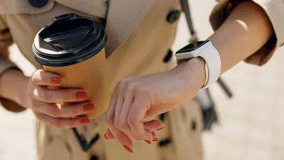 Обзор Google Pixel Watch: не слишком умные часы для фанатов Google /  Носимая электроника