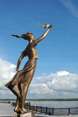 Скульптура «Прощание славянки»