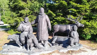 Памятник Семья ханта на привале, Ханты-Мансийск. - Picture of Monument  Familly of Khant Having Rest, Khanty-Mansiysk - Tripadvisor