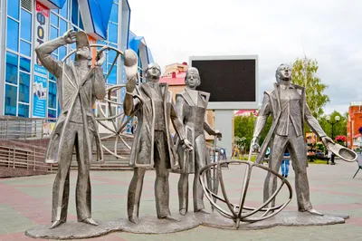 Скульптура «Бобры» в Ханты-Мансийске | Скульптурное предприятие «Лит Арт»