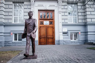 В центре Томска появился памятник первым выпускникам Томского политеха |  Томский политехнический университет