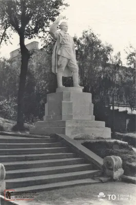 Памятник учительнице, г. Томск| sculpt-ok.com