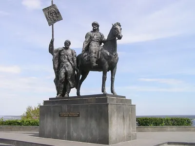 File:Памятник Суворову (Ульяновск).jpg - Wikipedia