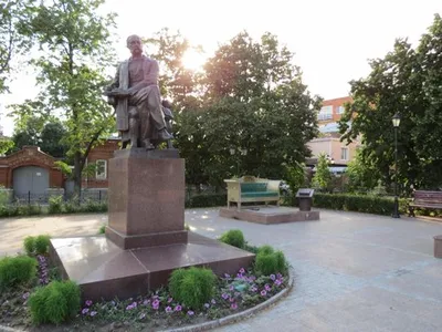 Файл:Памятник А. Пластову (Ульяновск).jpg — Википедия