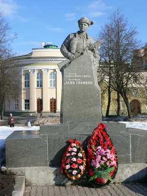 Сегодня в Великом Новгороде открыли памятник Гавриилу Державину