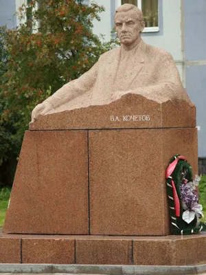 Памятник Святым Петру и Февронии, Великий Новгород: лучшие советы перед  посещением - Tripadvisor