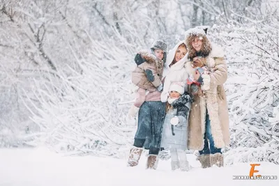 Зимняя семейная фотосессия в студии, на улице – идеи для сьемки