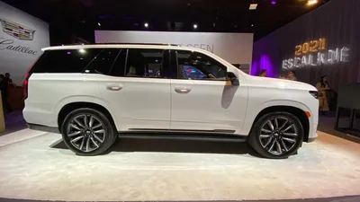 Cadillac Escalade V (2021-2023) - основные отличия от предыдущего поколения