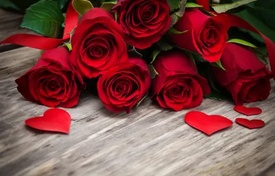 Обои Цветы Розы, обои для рабочего стола, фотографии цветы, розы, красные,  with, love, romantic, flowers, red, roses Обои для рабочего стола, скачать  обои картинки заставки на рабочий стол.