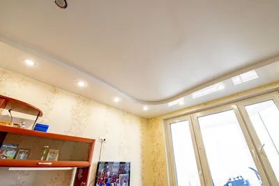 Одноуровневые натяжные потолки цена м2 в Москве с установкой | Купить от  производителя