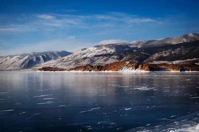 Когда лучше ехать на Байкал, чтобы увидеть прозрачный лед