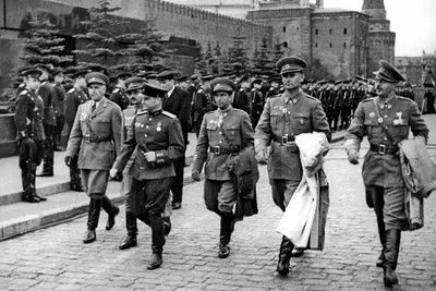 File:Парад Победы на Красной площади 24 июня 1945 г. (16).jpg - Wikipedia