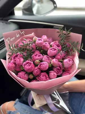 Купить пышный букет розовых пионовидных роз в Перми