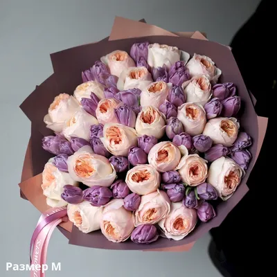Букет 9 пионовидных роз с хризантемой и гвоздикой купить с доставкой в СПб