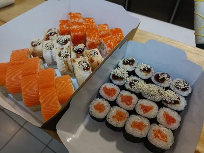 60 шт суши + 2 Пиццы + 1л Coca Cola + Фри всего за 11190тг🔥  🍣@makimaki_menu_shardara предлагает сет «МегаМикс»😍 ➖➖➖ 🍣 Цезарь  запечённый… | Instagram