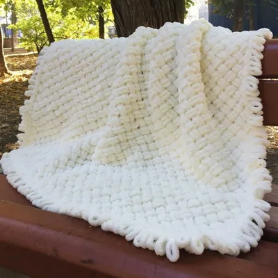 Как связать плед из плюшевой пряжи — Блог LaVita Yarn