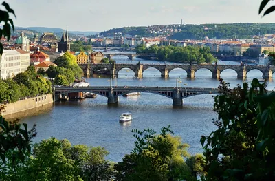 Прага Весна Холмы Beroun взгляд городка республики Cesky чехословакского  Krumlov средневековый старый Стоковое Фото - изображение насчитывающей прага,  весна: 62398692