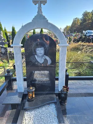Изготовление ритуальных памятников на могилу на кладбище в Санкт-Петербурге