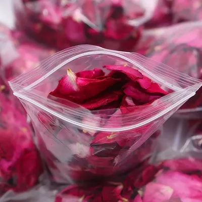 Корзинка с лепестками роз по ✓ выгодной цене 2500 рублей купить в Москве в  DeliveryRose | DeliveryRose