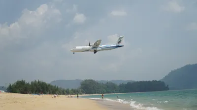 Пляж Май Кхао (Таиланд, о.Пхукет) - «Пляж Май Кхао (Таиланд, Пхукет) - один  из самых опасных пляжей мира, must see! Пляж с самолетами✈️ скоро будет  закрыт для туристов ⛔️ Сделать крутые кадры