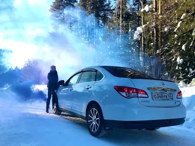 Цветной дым, зима, лес, фото с девушкой… — Nissan Almera V (G11/15), 1,6 л,  2019 года | фотография | DRIVE2