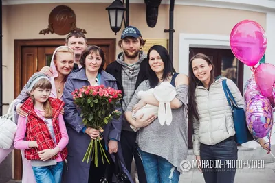 Съемка выписки из роддома - фотограф на выписку из роддома в Спб - Mahagon