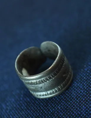 Кольцо женское гибкое из гематита, цвет \"серебро\" в магазине «BENDY brand»  на Ламбада-маркете