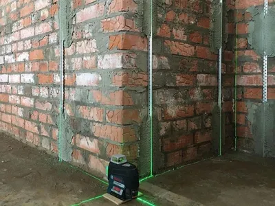 Как установить маяки для штукатурки стен | Полезное от ВОЛМА
