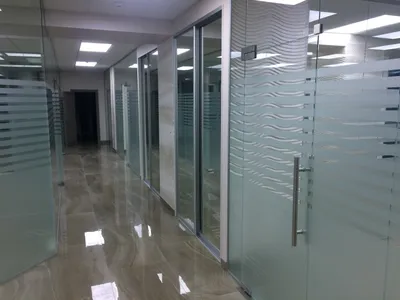 Стеклянные офисные двери - купить дверь из стекла для офиса в Москве |  ОФИМОЛЛ