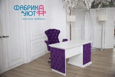 Одноместный стол для маникюра с подставкой для гель-лаков — купить в Москве  в интернет магазине trendypresent.ru