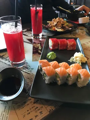 Фото суши в ресторане фотографии
