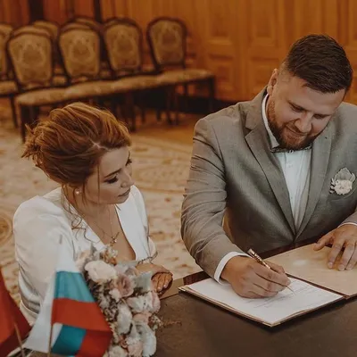 Сябитова выдала дочь замуж по контракту?