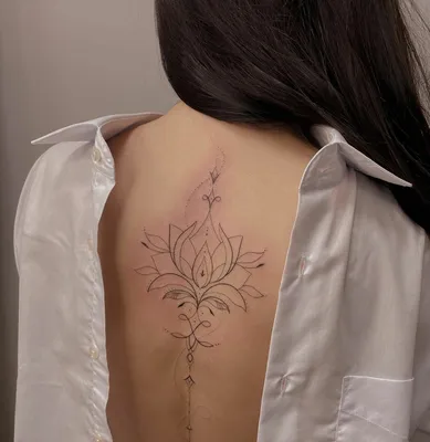 Тату на спину для девушек со смыслом: идеи и вдохновения - tattopic.ru