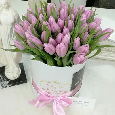 Микс из тюльпанов в коробке - 101 шт. за 21 190 руб. | Бесплатная доставка  цветов по Москве